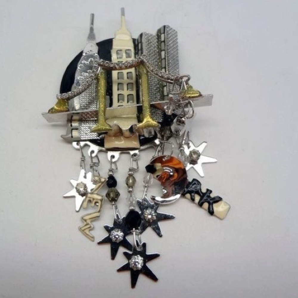 “Lunch at the Ritz - City Lights” Pin - Never Worn - Vintage RARE - Picture 11 of 12